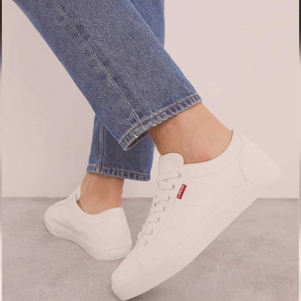 Levi's Woodward Sneakers In White